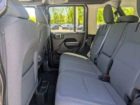 Used 2025 Jeep Wrangler Unlimited Sport S 4xe AWD/4WD image 15