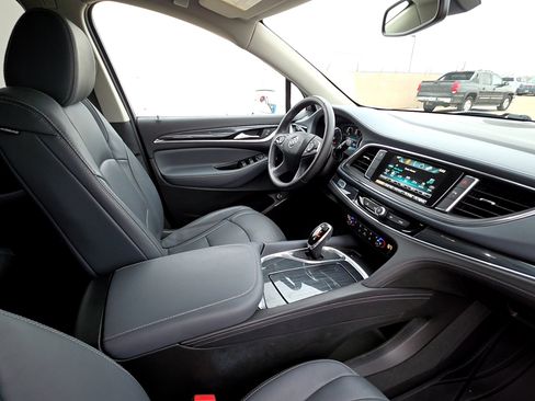 Used 2019 Buick Enclave Essence image 15