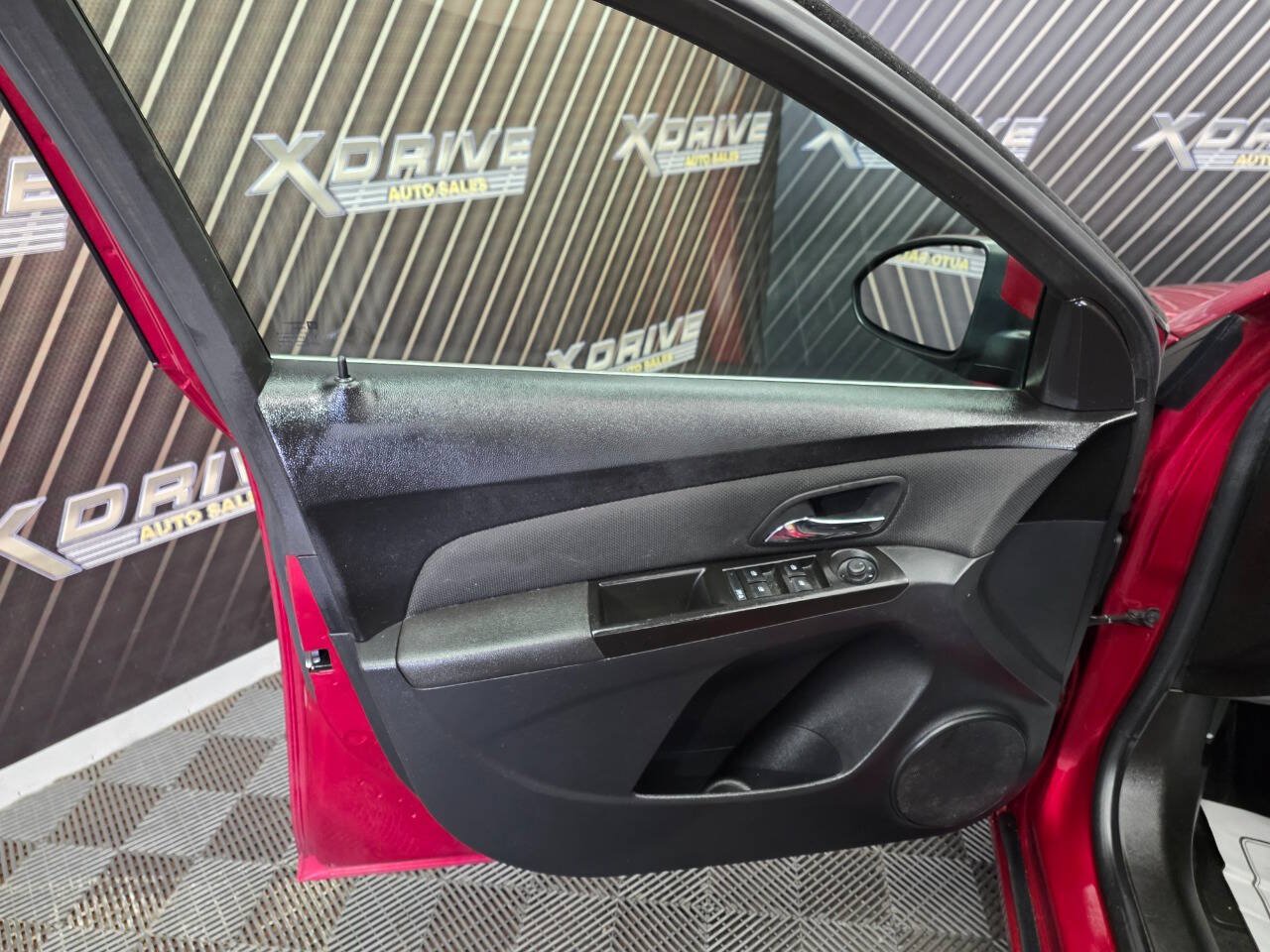 Used 2014 Chevrolet Cruze LT FWD image 17