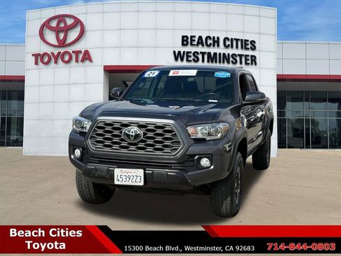 Used 2021 Toyota Tacoma TRD Off-Road w/ Technology Package AWD/4WD image 5