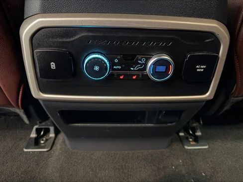 Used 2023 Ford Expedition Max Limited image 34