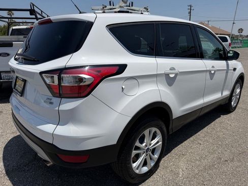 Used 2017 Ford Escape SE AWD/4WD image 6