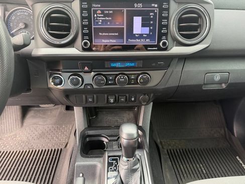 Used 2021 Toyota Tacoma TRD Off-Road AWD/4WD image 20