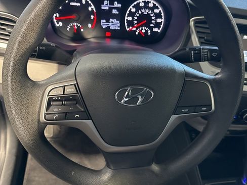 Used 2022 Hyundai Accent SE image 29