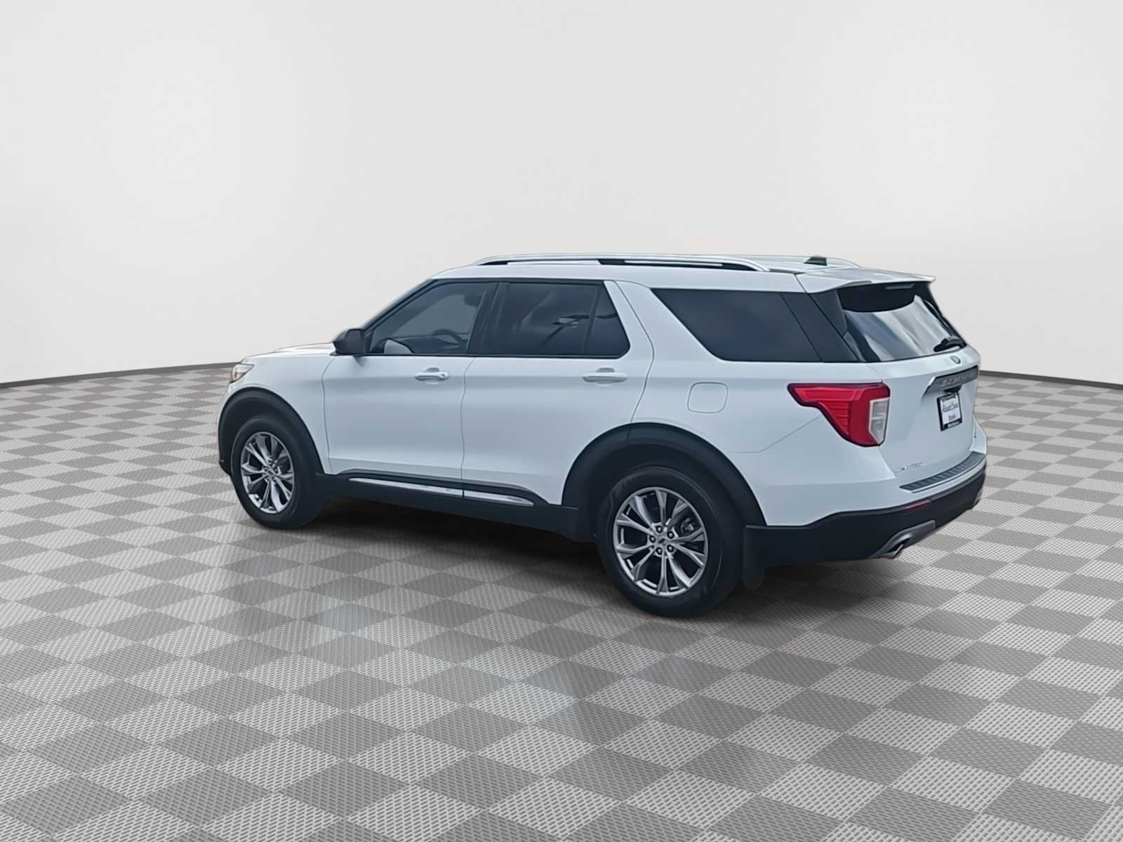 Used 2022 Ford Explorer Limited AWD/4WD image 6