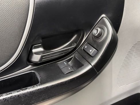 Used 2011 Ford Ranger XLT image 18