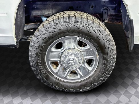 Used 2022 RAM 2500 Tradesman w/ Chrome Appearance Group image 33