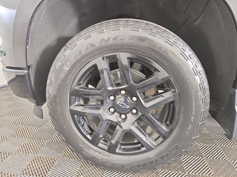 Used 2023 Chevrolet Silverado 1500 RST w/ Z71 Off-Road Package AWD/4WD image 35
