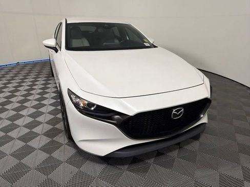 Used 2019 MAZDA MAZDA3 Hatchback w/ Preferred Package FWD image 8