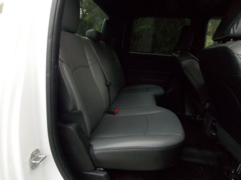Used 2022 RAM 2500 Tradesman w/ Chrome Appearance Group AWD/4WD image 15