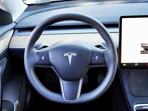 Used 2023 Tesla Model 3 Standard Range RWD image 26