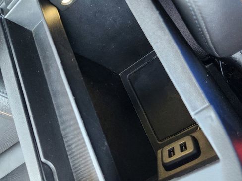 Used 2021 Chevrolet Equinox Premier image 12