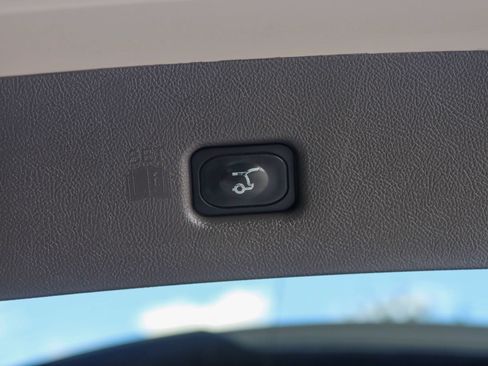 Used 2020 Lincoln Nautilus Reserve FWD image 25