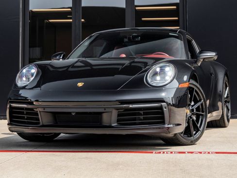 Certified 2021 Porsche 911 Carrera RWD image 1