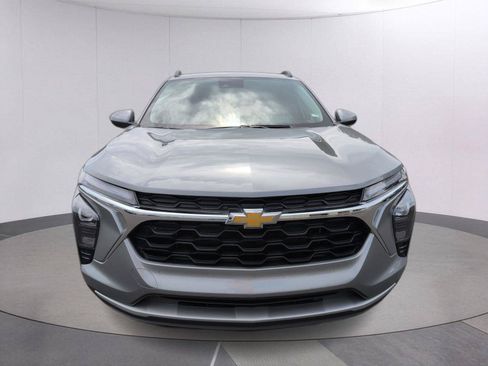 Used 2025 Chevrolet Trax LT FWD image 10