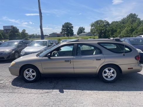 Used 2004 Ford Taurus SE FWD image 3