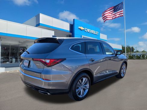 Used 2023 Acura MDX SH-AWD image 4