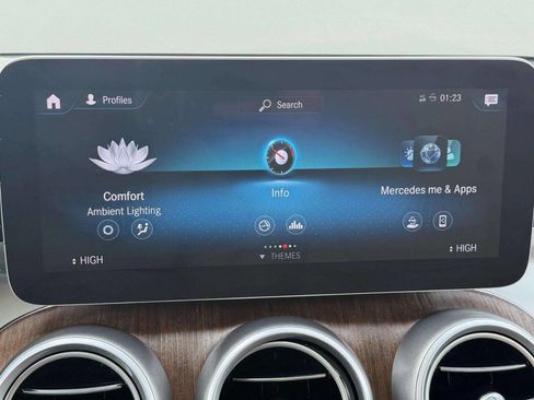 Used 2020 Mercedes-Benz GLC 300 4MATIC image 42