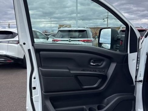 Certified 2024 Nissan Titan SV w/ SV Convenience Package image 10