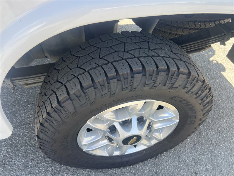 Used 2024 Chevrolet Silverado 2500 W/T w/ WT Fleet Convenience Package AWD/4WD image 28