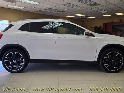 Used 2020 Mercedes-Benz GLA 250 4MATIC w/ Convenience Package image 10