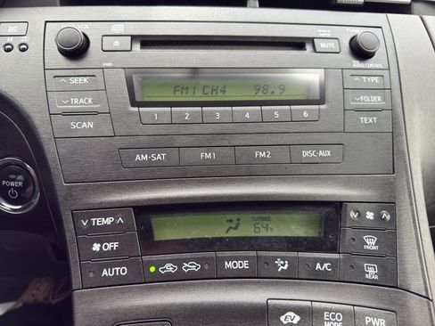 Used 2011 Toyota Prius Two image 16