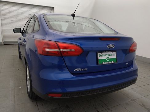 Used 2018 Ford Focus SE w/ Cold Weather Package FWD image 5