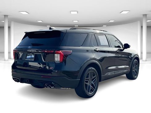 Used 2025 Ford Explorer ST w/ Sun And Sound Package AWD/4WD image 3