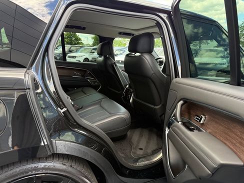 Used 2024 Land Rover Range Rover SE AWD/4WD image 10