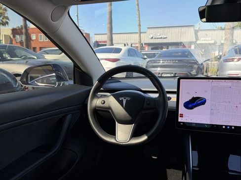 Used 2020 Tesla Model 3 Standard Range image 22