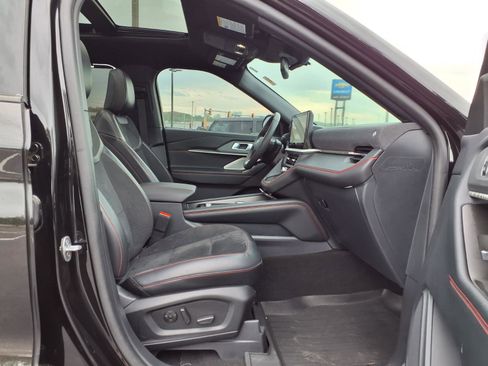 Used 2025 Ford Explorer ST AWD/4WD image 29
