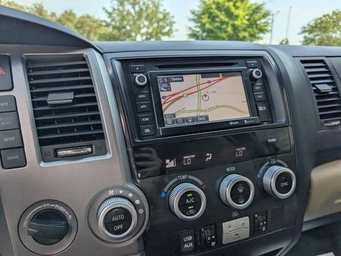 Used 2014 Toyota Sequoia Platinum AWD/4WD image 18