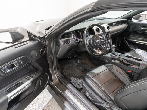 Used 2018 Ford Mustang Premium RWD image 15