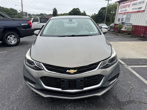 Used 2017 Chevrolet Cruze LT w/ Convenience Package image 4