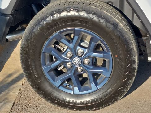Used 2026 Jeep Wrangler Unlimited Sport AWD/4WD image 5