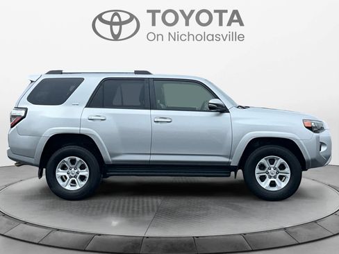 Used 2022 Toyota 4Runner SR5 Premium image 7