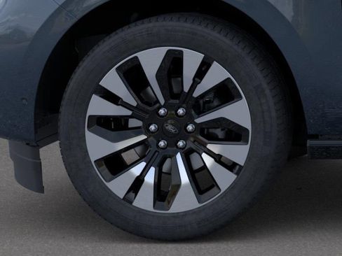 New 2026 Ford Expedition Platinum image 19