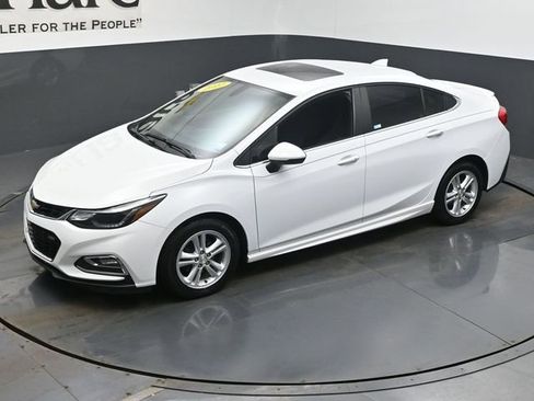 Used 2017 Chevrolet Cruze LT w/ Sun And Sound Package image 40