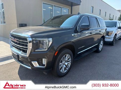 Used 2024 GMC Yukon SLT w/ SLT Premium Package AWD/4WD image 1