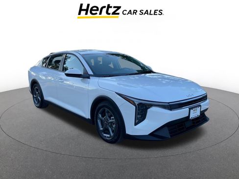 Used 2025 Kia K4 LXS image 1