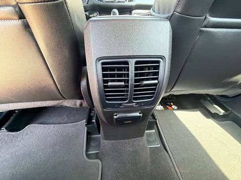 Used 2017 Ford C-MAX Energi Titanium w/ Equipment Group 501A FWD image 16