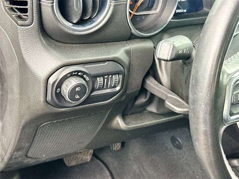 Used 2022 Jeep Gladiator Overland w/ Popular Equipment Package image 11