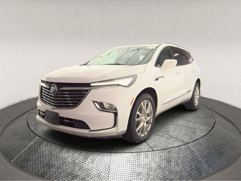 Used 2022 Buick Enclave Premium image 3