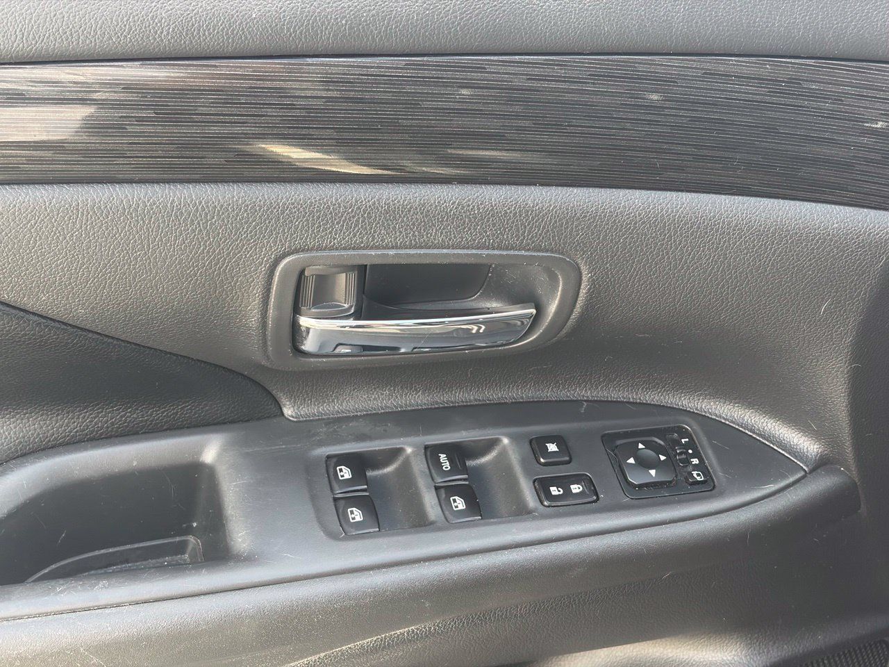 Used 2017 Mitsubishi Outlander SEL FWD image 6