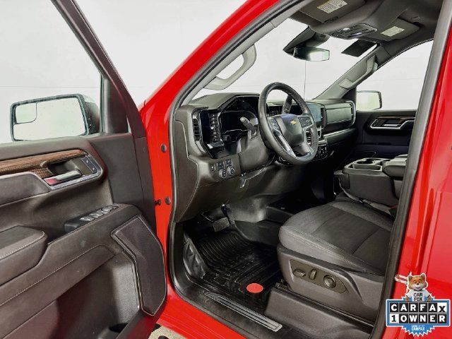 Used 2023 Chevrolet Silverado 1500 LT AWD/4WD image 3