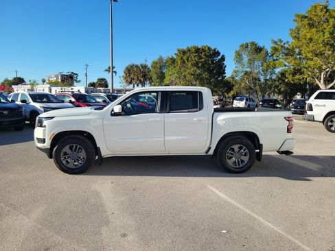 Certified 2025 Nissan Frontier SV image 8
