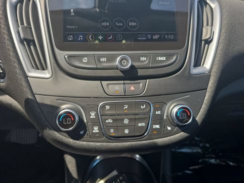 Used 2025 Chevrolet Malibu LT FWD image 21