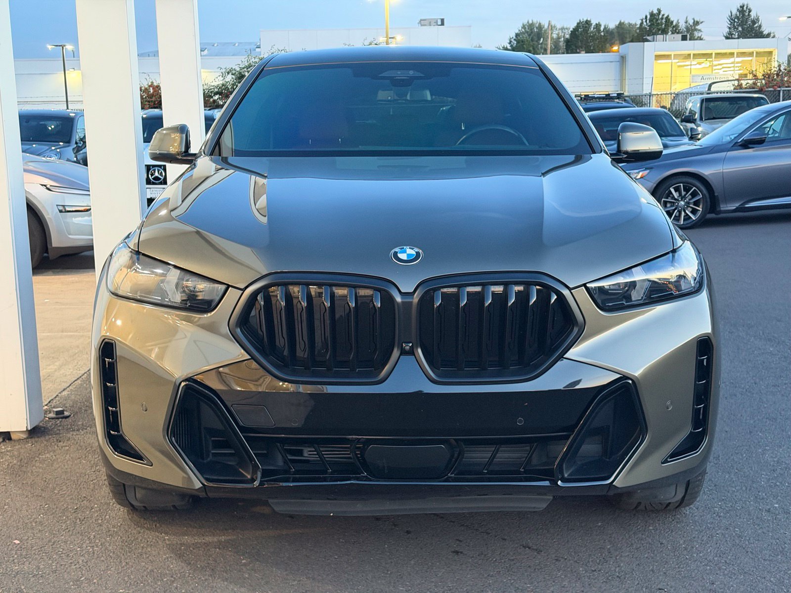 Used 2024 BMW X6 xDrive40i w/ Executive Package AWD/4WD image 2