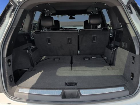 Used 2023 Cadillac XT6 Luxury w/ LPO, Floor Liner Package image 28