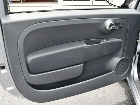Used 2015 FIAT 500 Pop FWD image 2